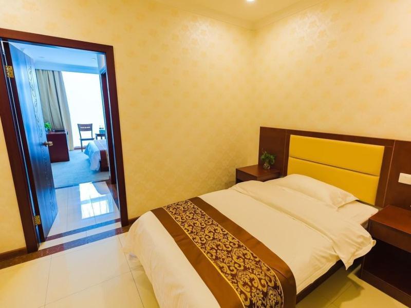 Greentree Inn Shanghai Jiading The South Of F1 Circuit Fangtai Hardware Market Express Hotel Bagian luar foto