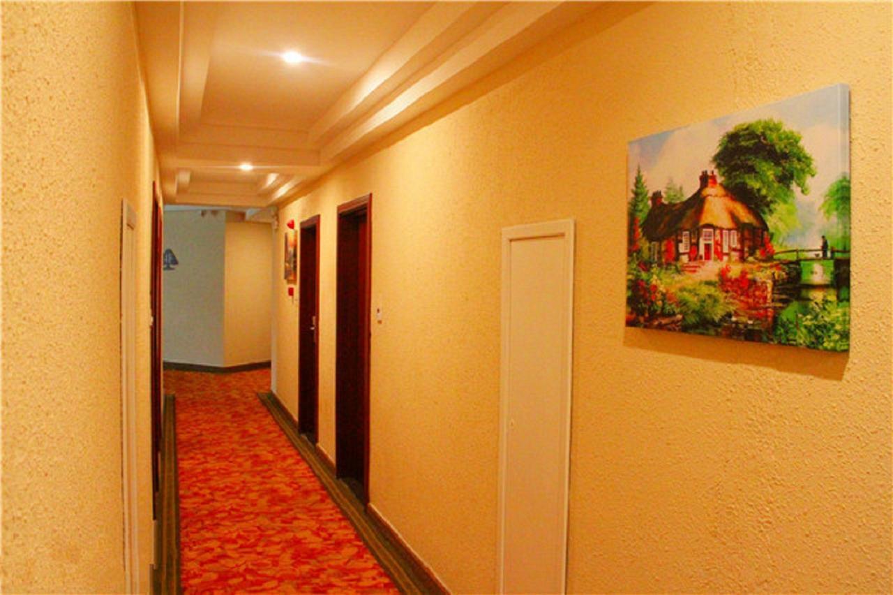 Greentree Inn Shanghai Jiading The South Of F1 Circuit Fangtai Hardware Market Express Hotel Bagian luar foto
