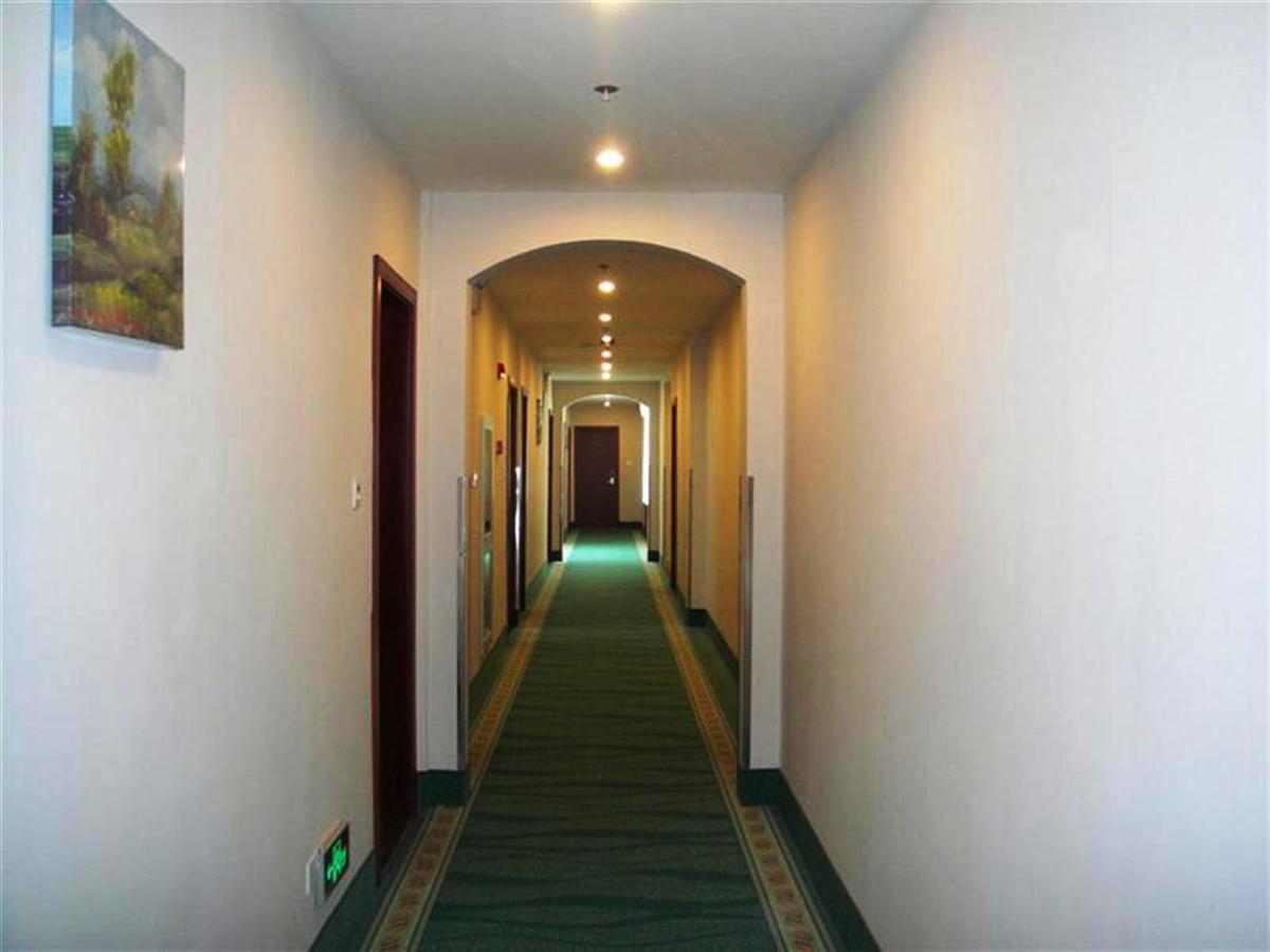 Greentree Inn Shanghai Jiading The South Of F1 Circuit Fangtai Hardware Market Express Hotel Bagian luar foto