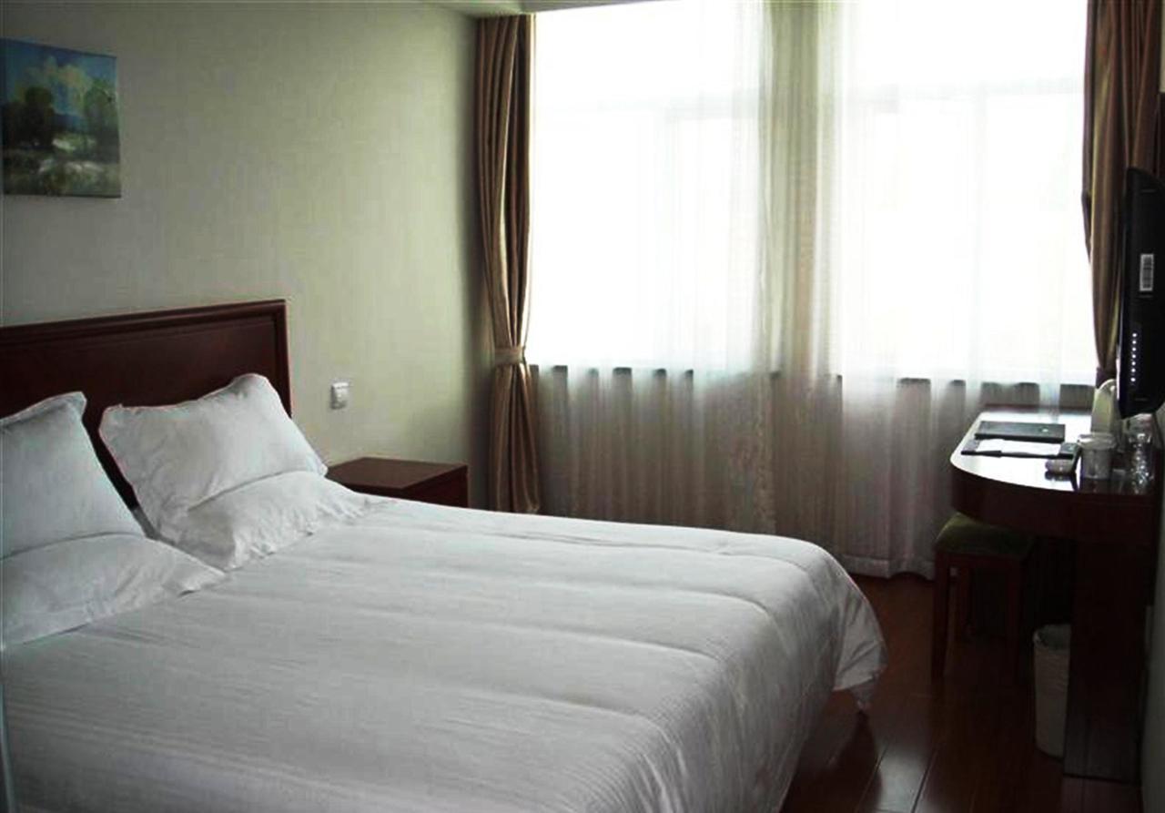Greentree Inn Shanghai Jiading The South Of F1 Circuit Fangtai Hardware Market Express Hotel Bagian luar foto